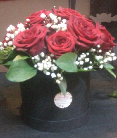 hat box-red-rose-hat-box-flowers-the-little-flower-shop-florist-london-rose-bear-bouquet-builder-roses-bouquet